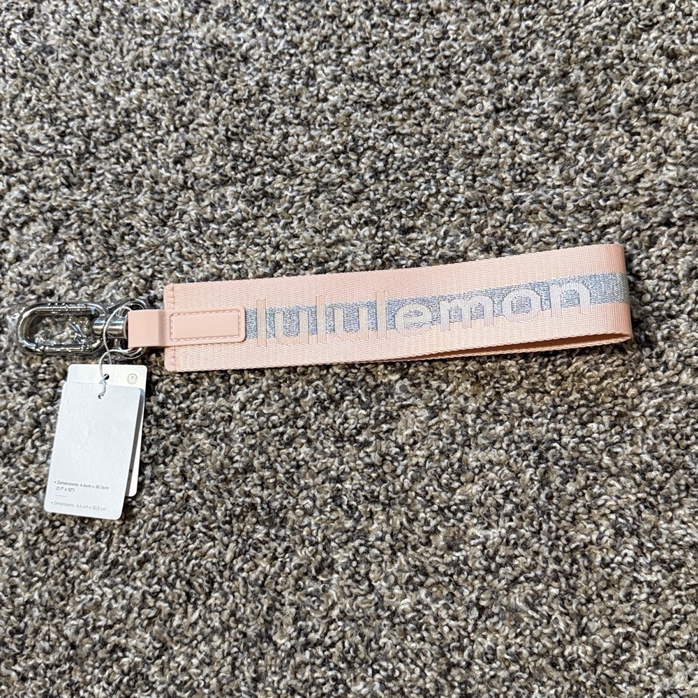 NWT Never Lost Keychain - Picture 4 of 6